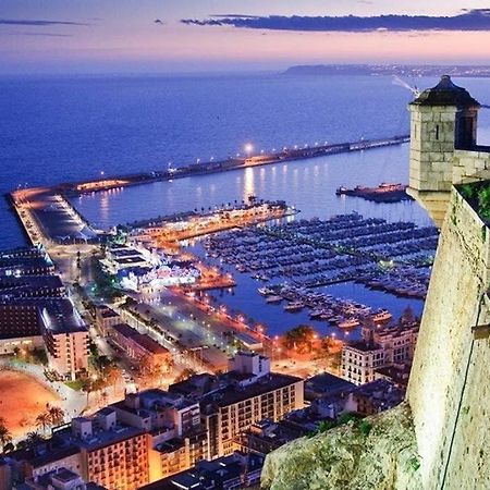 Apartamento De Diseno Centrico A 5 Min De Playa Alicante Kültér fotó