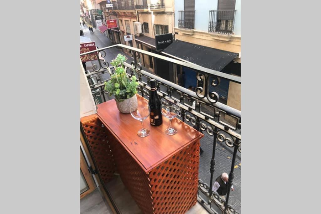 Apartamento De Diseno Centrico A 5 Min De Playa Alicante Kültér fotó