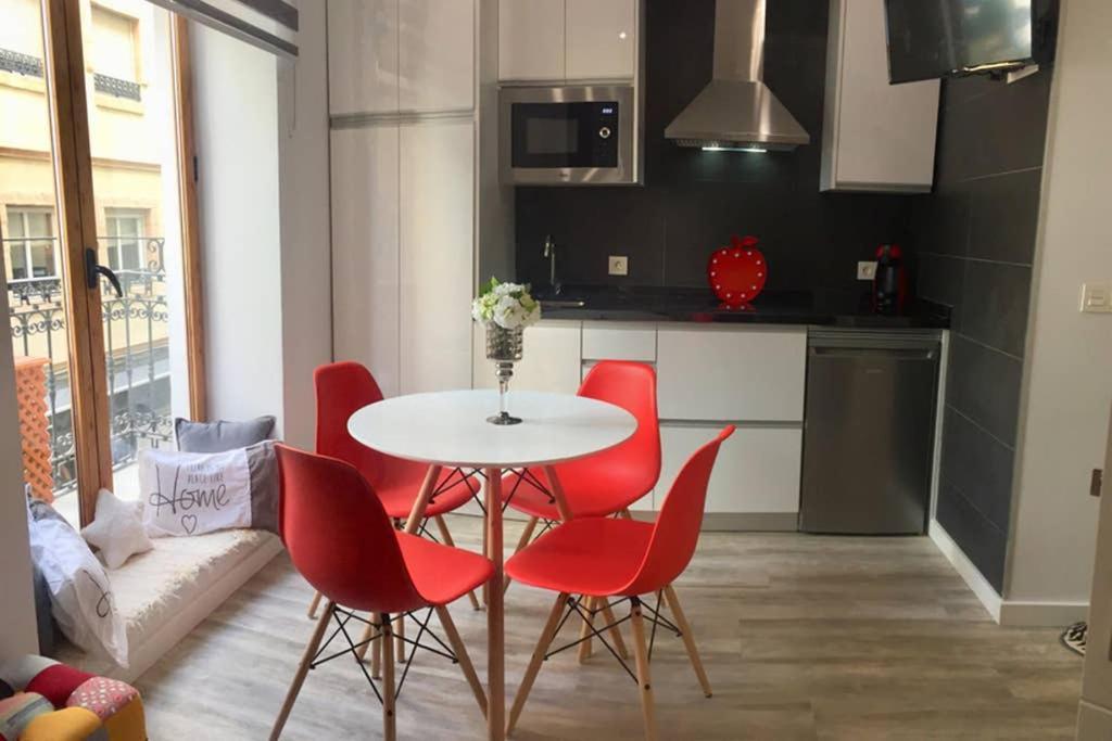 Apartamento De Diseno Centrico A 5 Min De Playa Alicante Kültér fotó