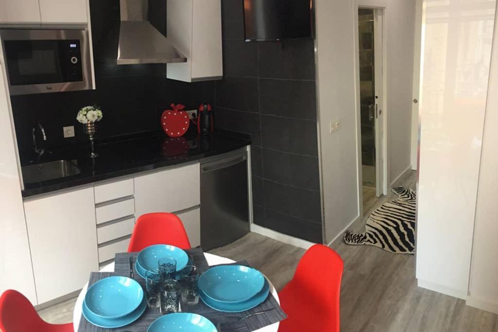 Apartamento De Diseno Centrico A 5 Min De Playa Alicante Kültér fotó